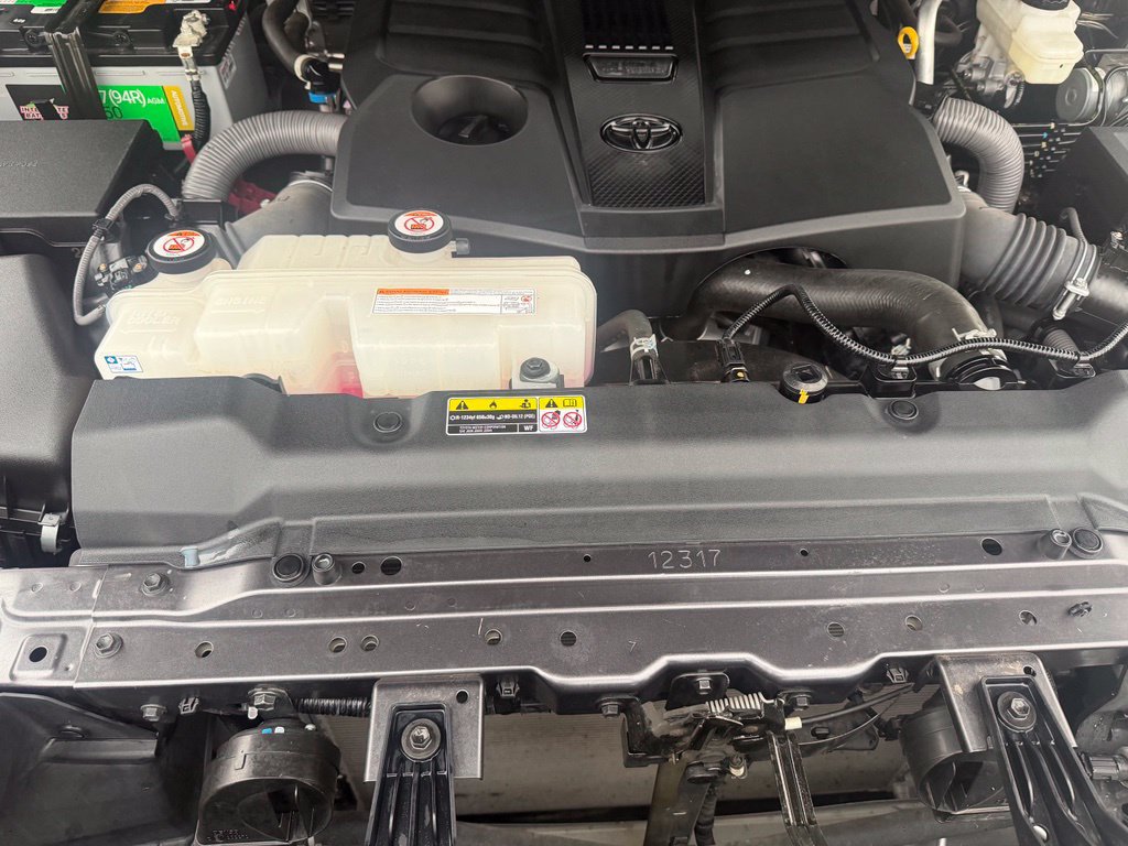 Used 2022 Toyota Tundra Limited AWD/4WD image 31