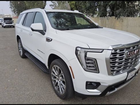 Used 2025 GMC Yukon Denali AWD/4WD image 3