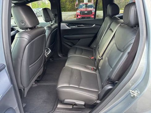 Used 2023 Cadillac XT6 Premium Luxury image 14