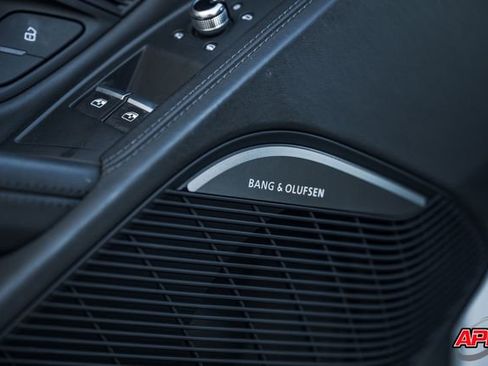 Used 2018 Audi R8 V10 w/ Premium Package image 89