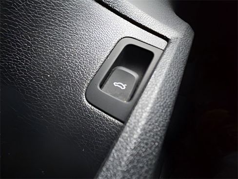 Used 2018 Audi A3 2.0T Premium w/ Convenience Package image 21