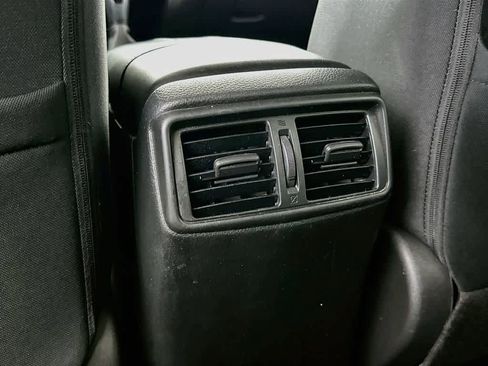 Used 2017 Nissan Rogue SV FWD image 13