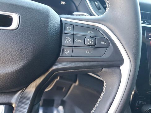 Certified 2023 Jeep Grand Cherokee L Laredo image 27