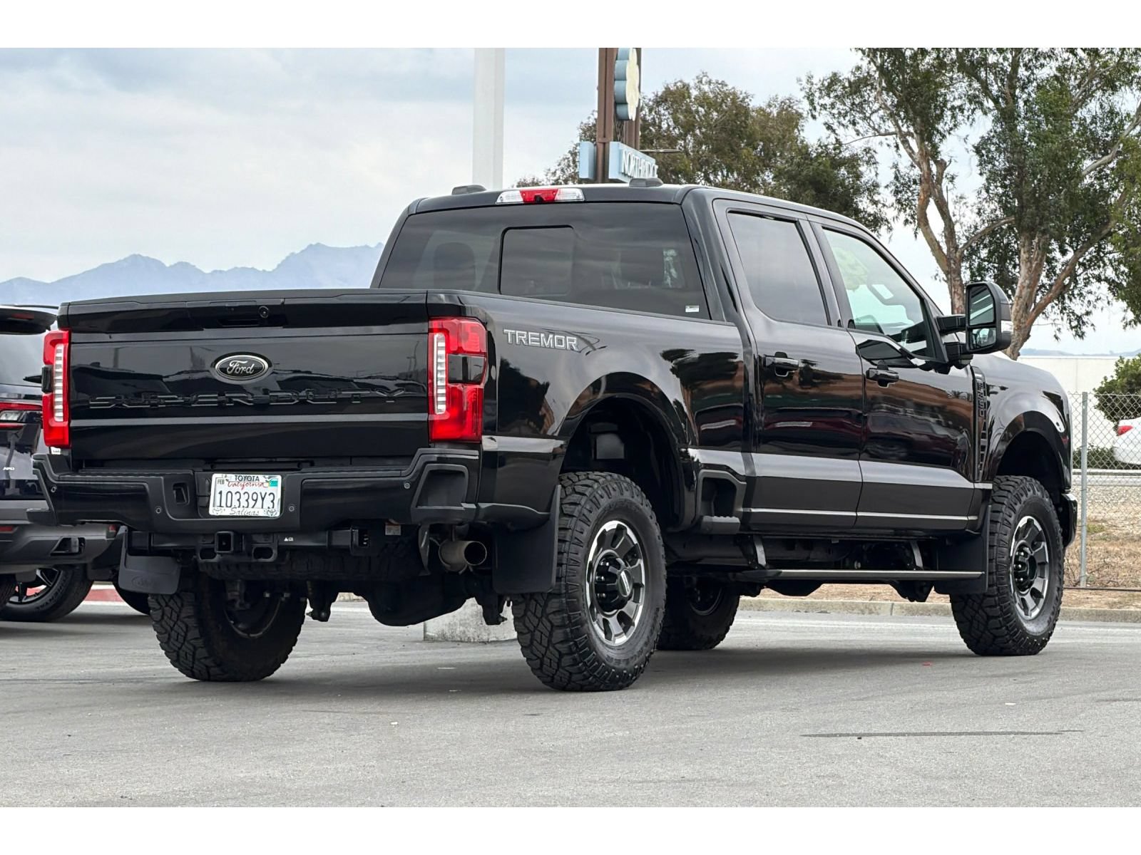 Used 2024 Ford F350 Lariat w/ Lariat Ultimate Package AWD/4WD image 4