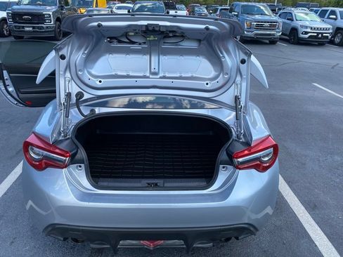 Used 2017 Toyota 86 RWD image 29