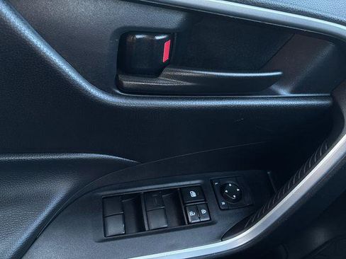 Certified 2025 Toyota RAV4 LE AWD/4WD image 12