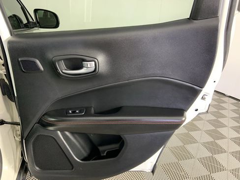 Used 2018 Jeep Compass Trailhawk w/ Navigation Group image 25