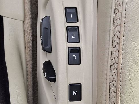 Used 2016 Volvo XC70 T5 Platinum w/ Climate Package image 25