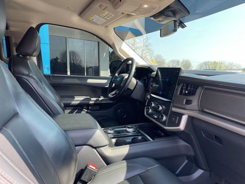 Used 2022 Ford Expedition Max XLT image 29
