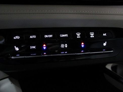 Used 2023 Buick Envision Preferred FWD image 27