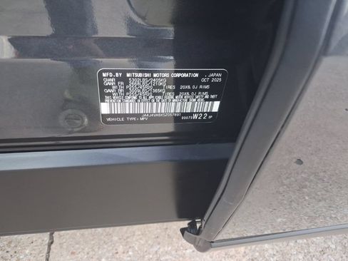 Used 2025 Mitsubishi Outlander SE AWD/4WD image 3