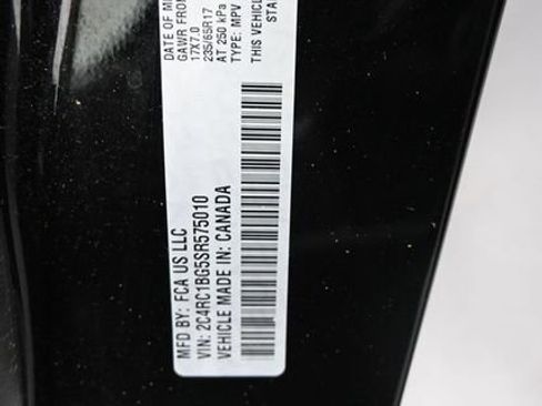 Used 2025 Chrysler Pacifica Select FWD image 15