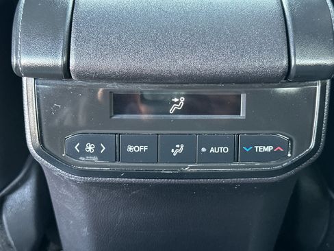 Used 2023 Toyota Highlander XLE image 13