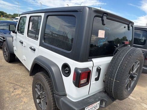 Used 2025 Jeep Wrangler Unlimited Sport AWD/4WD image 4