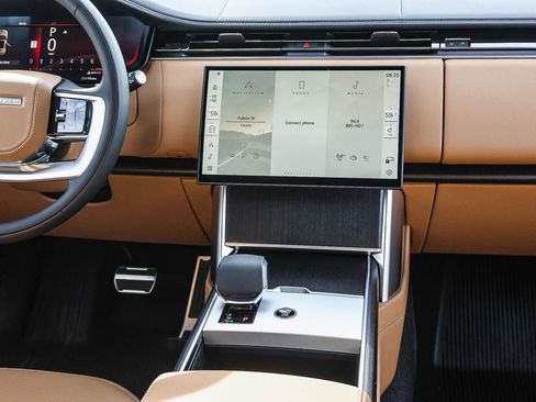 New 2026 Land Rover Range Rover SE image 24