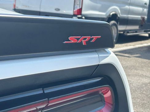 Used 2015 Dodge Challenger SRT image 24