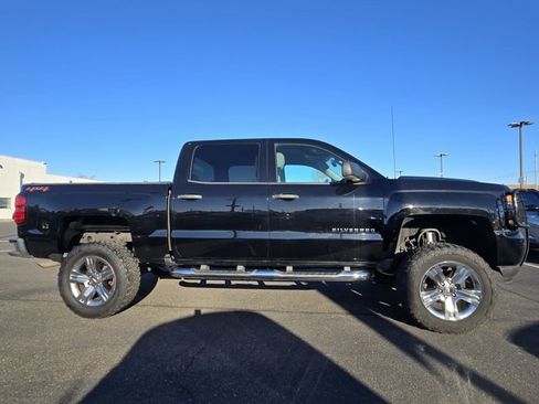 Used 2018 Chevrolet Silverado 1500 Custom w/ Custom Value Package image 2