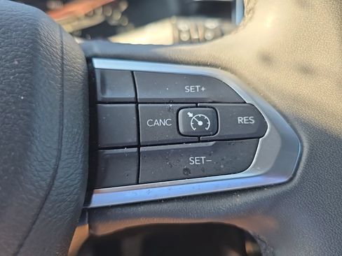 Used 2024 Jeep Compass Latitude AWD/4WD image 19