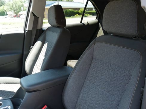 Used 2024 Chevrolet Equinox LT AWD/4WD image 11