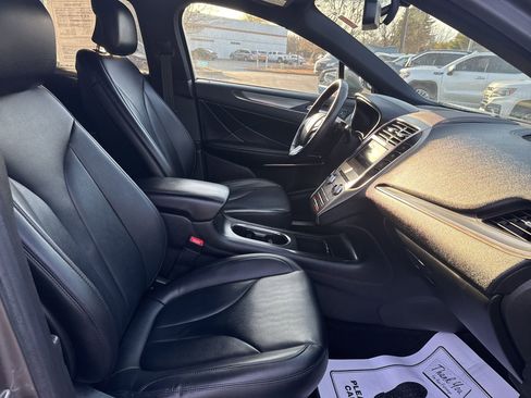 Used 2017 Lincoln MKC Premiere image 12