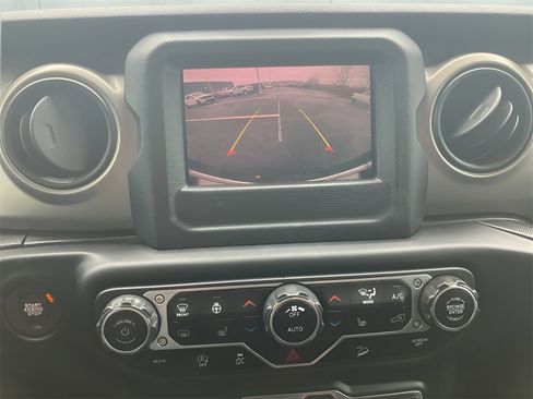 Used 2020 Jeep Wrangler Unlimited Sport image 23