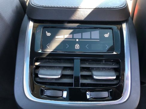 Used 2023 Volvo XC90 B6 Ultimate w/ Protection Package Premier image 38