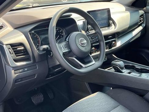Used 2023 Nissan Rogue SV FWD image 12