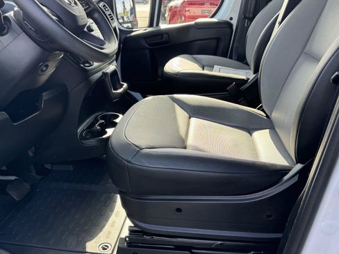 Used 2026 RAM ProMaster 2500 w/ Convenience Group FWD image 15