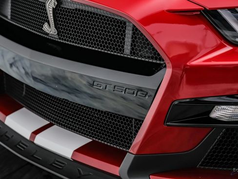 Used 2021 Ford Mustang Shelby GT500 w/ Carbon Fiber Handling Package RWD image 39