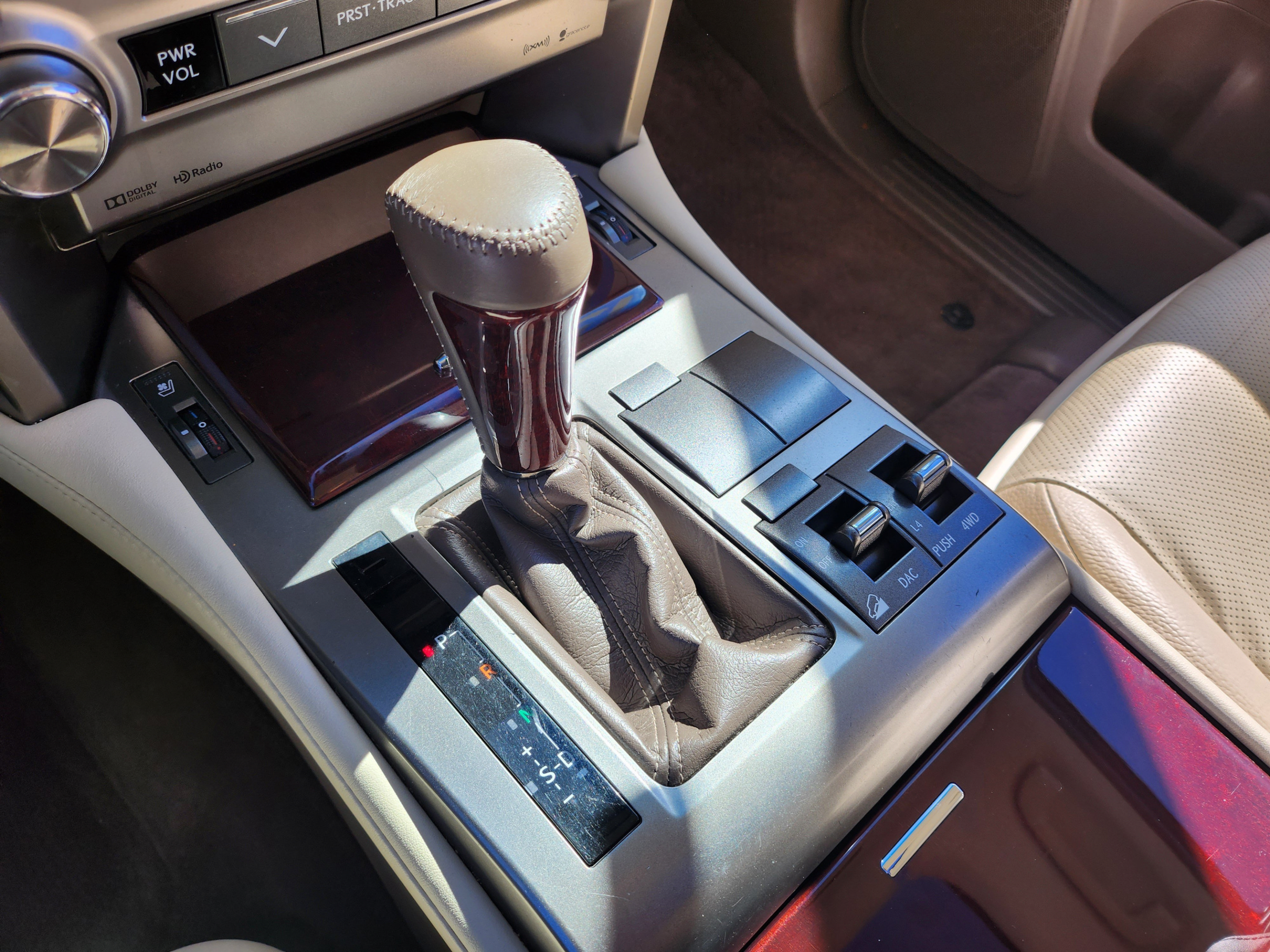 Used 2015 Lexus GX 460 w/ Premium Package AWD/4WD image 19