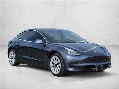 Used 2018 Tesla Model 3 Mid Range image 3