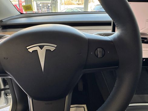 Used 2024 Tesla Model Y Long Range image 15