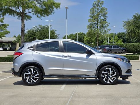 Used 2019 Honda HR-V Sport image 6