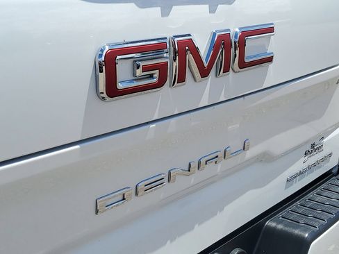 Used 2020 GMC Sierra 1500 Denali w/ Denali Ultimate Package AWD/4WD image 40