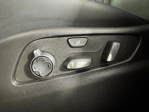 Used 2025 Cadillac XT4 Sport FWD image 37