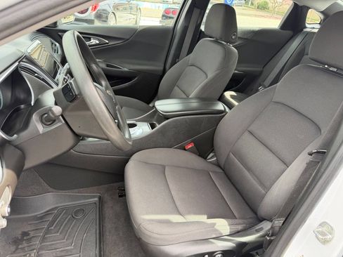 Used 2020 Chevrolet Malibu LT image 8