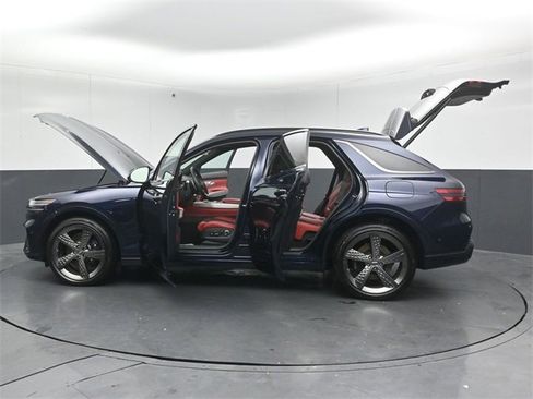 Used 2025 Genesis GV70 2.5T w/ Sport Prestige Package image 61