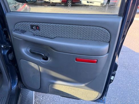 Used 2004 Chevrolet Avalanche Z71 w/ Preferred Equipment Group image 22