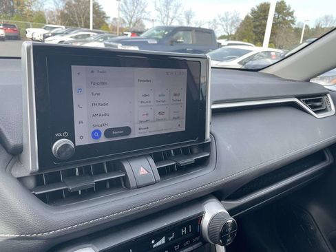 Used 2025 Toyota RAV4 XLE image 39