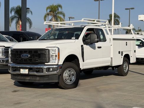 Used 2023 Ford F250 XL w/ XL Chrome Package image 2