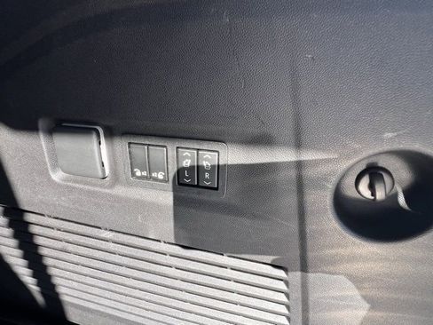 Used 2021 Chevrolet Suburban High Country image 28