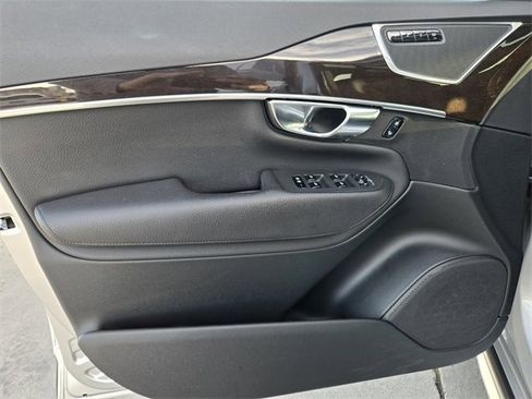 Used 2019 Volvo XC90 T6 Momentum w/ Advanced Package image 19