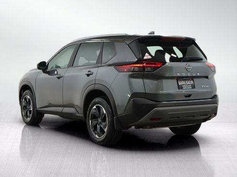 Used 2023 Nissan Rogue SV w/ SV Premium B Package AWD/4WD image 3
