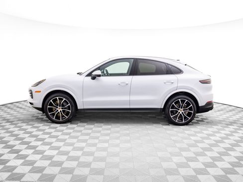 Certified 2023 Porsche Cayenne S image 2