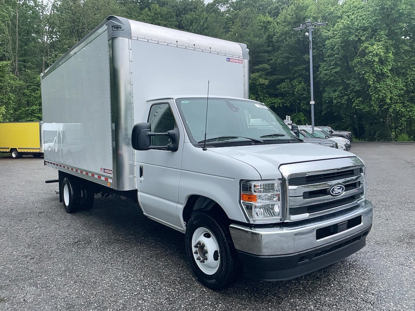 Used 2026 Ford E-350 and Econoline 350 Super Duty w/ Interior Upgrade Package RWD image 2