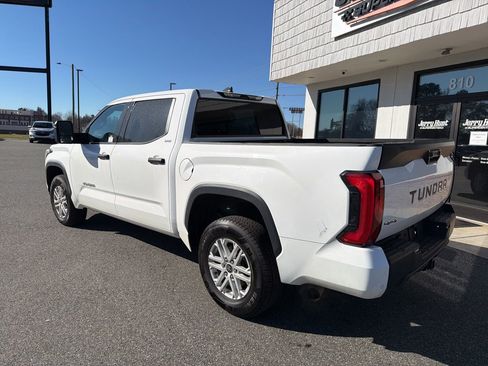 Used 2022 Toyota Tundra SR5 w/ SR5 Convenience Package image 6