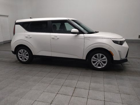 Used 2023 Kia Soul LX FWD image 11