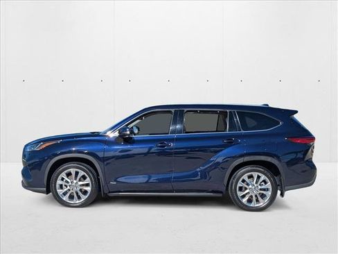 Used 2023 Toyota Highlander Limited image 9
