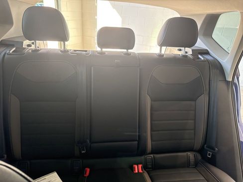 Used 2023 Volkswagen Taos SEL image 17