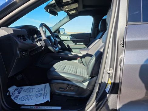 New 2026 Ford Explorer ST-Line w/ ST-Line Street Pack image 4